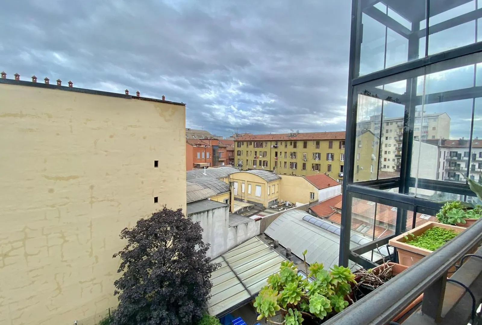 Grazioso Appartamento Nel Cuore Del Tran Tran Di Milano, Perfetto Per Amici E Famiglie, Vicino A Metropolitana アパート